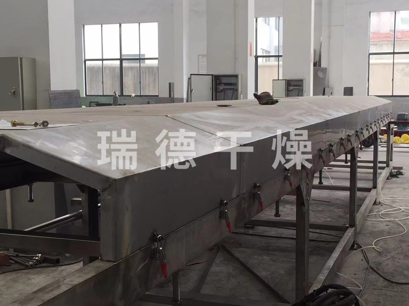 除草劑鋼帶造粒機工程 （用戶：鄭州XXX農(nóng)作物）